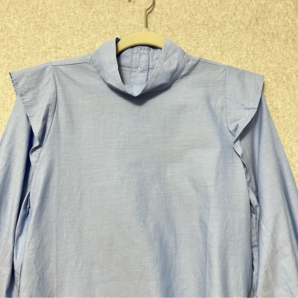 Everlane Ruffle Shoulder Mock Neck Blouse Top NWT Size 2 Light Blue Office - Picture 3 of 10